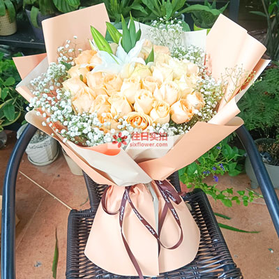 辽阳33朵香槟玫瑰百合，心里永远是你